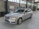 Mercedes-Benz E 200 CGI BlueEfficiency AHK/SHZ/wenig KM - aus 2010: Kombi