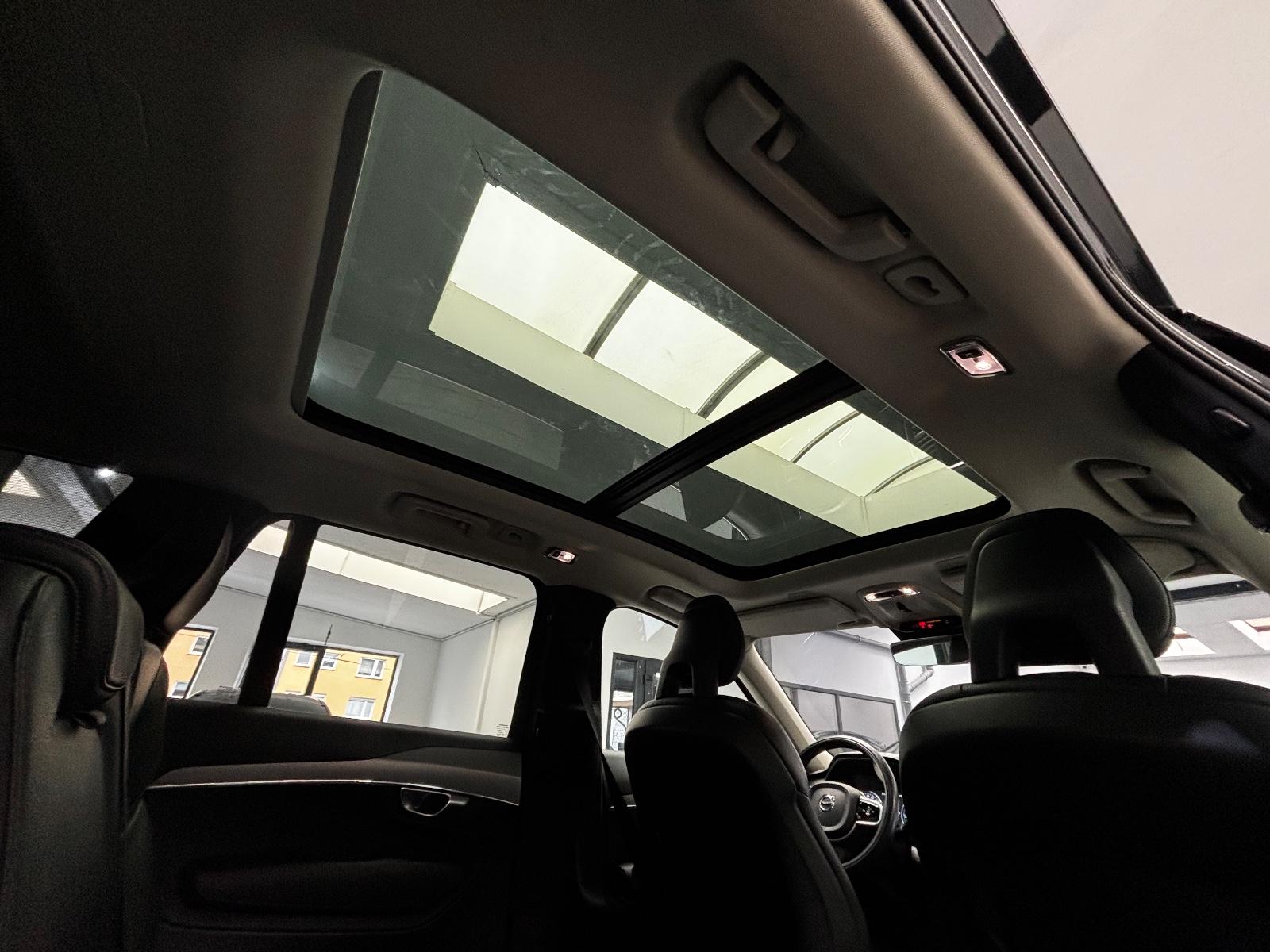 Volvo XC90 Momentum Pro AWD CAM 7-STZ PANO ACC HARMAN/