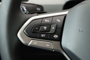 Volkswagen Touran 2.0 DSG R-Line 7-Sitze AHK Kamera