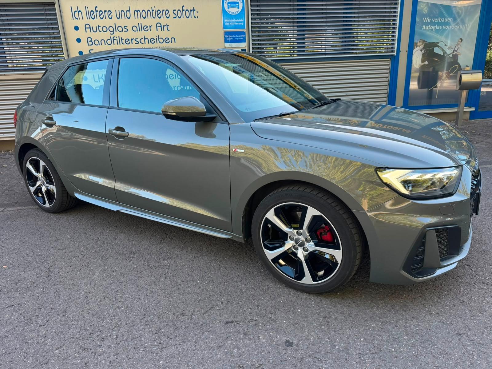 Audi A1 40 TFSI S line Virtual C. 1. Hand Scheckheft