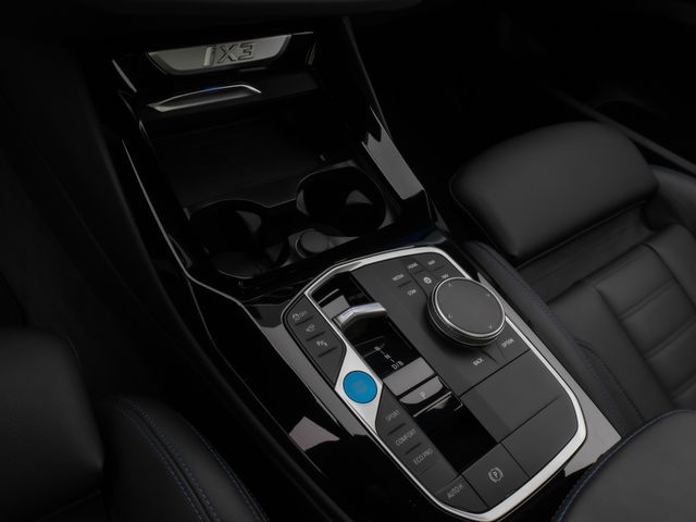 Foto Nummer 21: BMW iX3