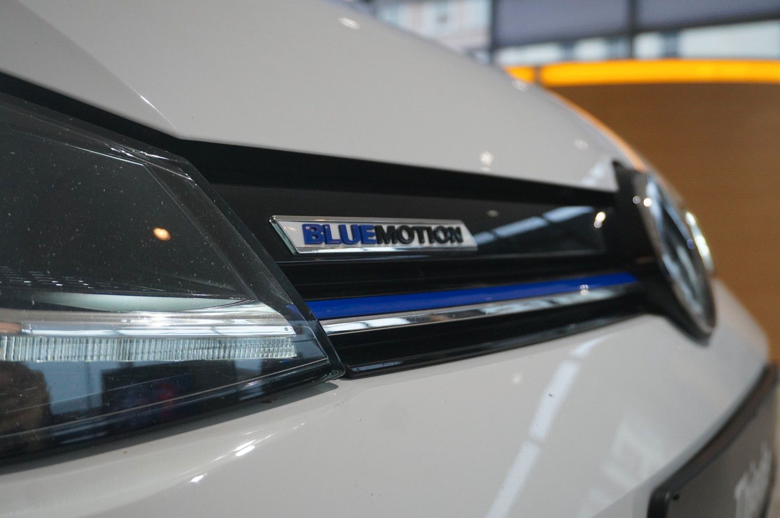 Fahrzeugabbildung Volkswagen Golf VII VARI. 1.5 TGI COMFORT. DSG NAVI/LED/ACC