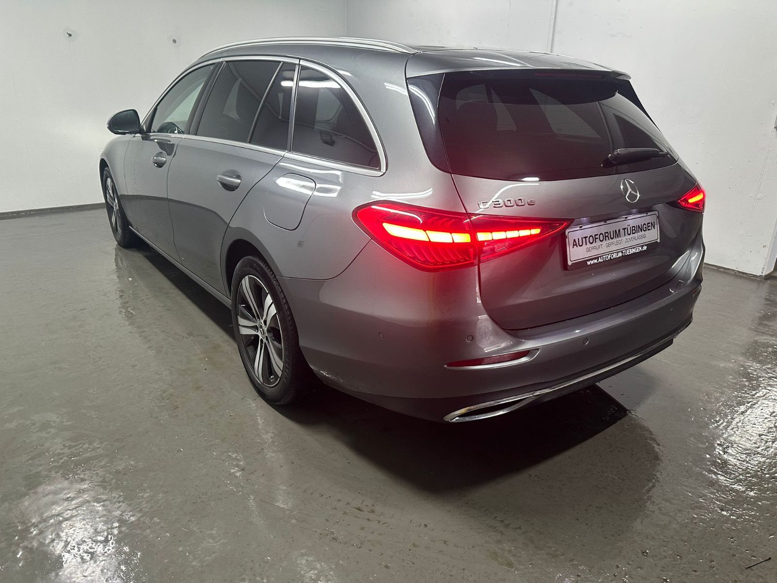 Fahrzeugabbildung Mercedes-Benz C 300 e T Autom.*LED*KAMERA*DISTRO*AMBILIGHT