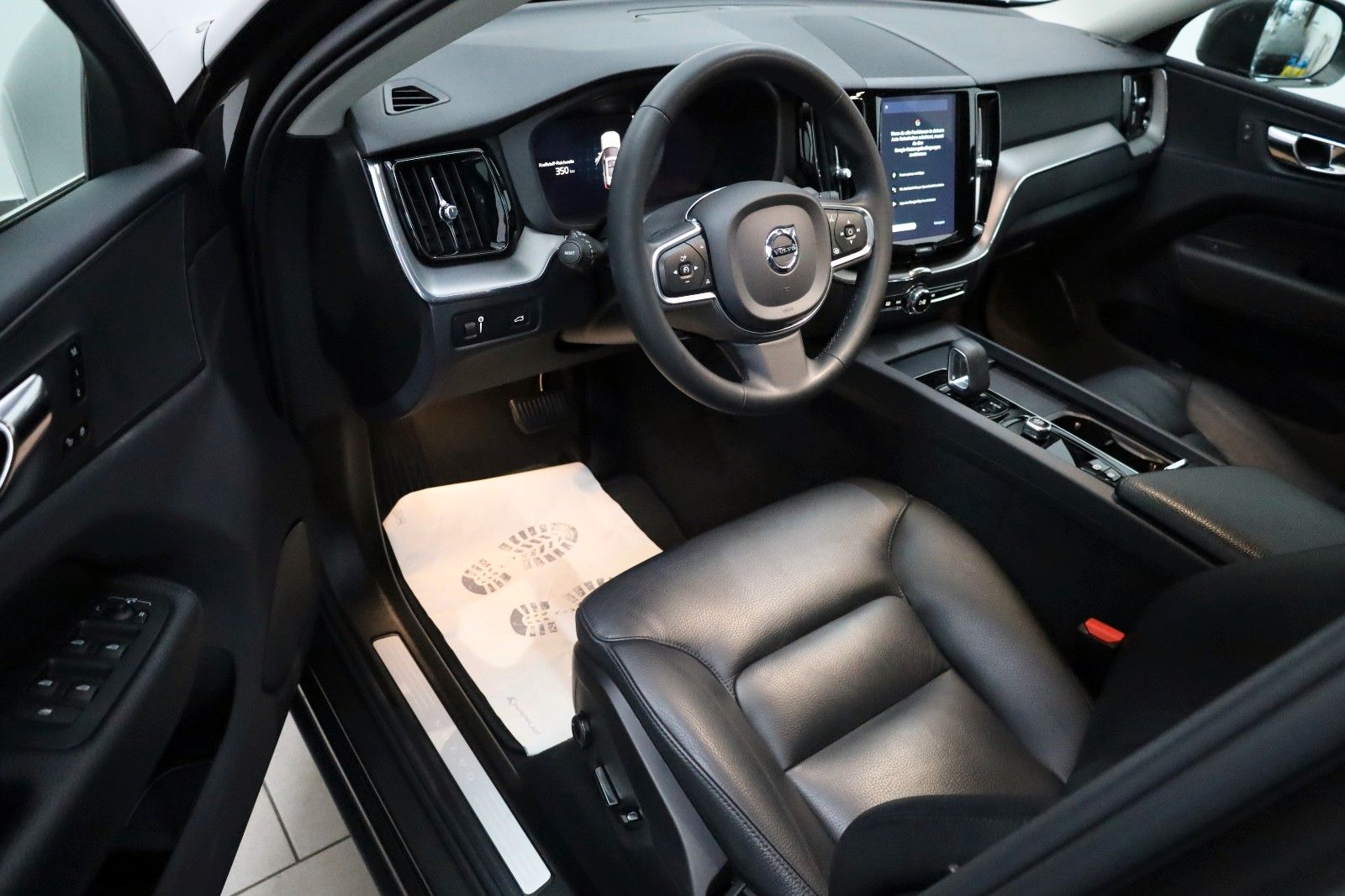 Fahrzeugabbildung Volvo XC60 Momentum Pro Leder,Navi,LED,Panorama,Kamera