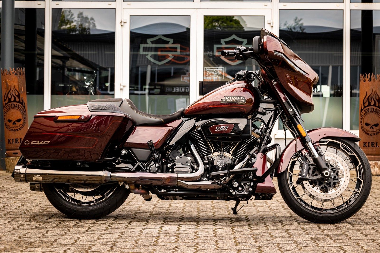 Fahrzeugabbildung Harley-Davidson CVO Street Glide FLHXSE 121 Cui - Jekill & Hyde