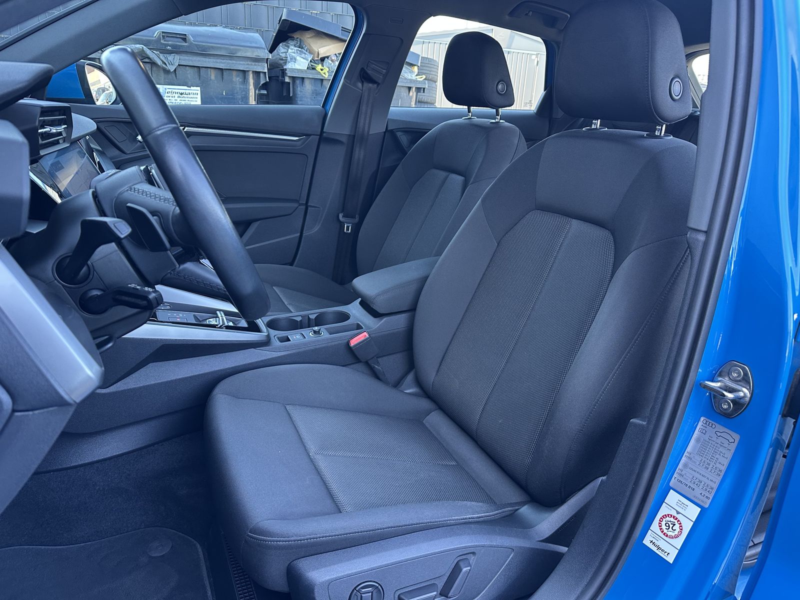 Fahrzeugabbildung Audi A3 Sportback 35 TFSI S-Line LED+SHZ+PLA+18ZO+1HD