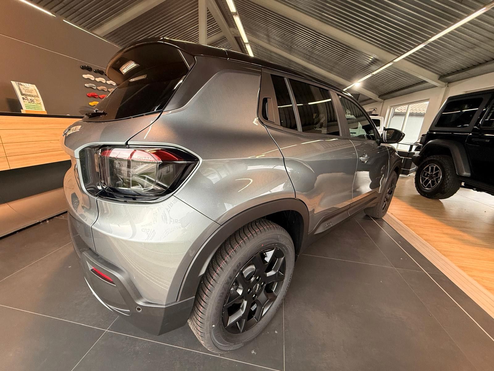 Jeep Avenger Black Edition Electric BEV imagem 3