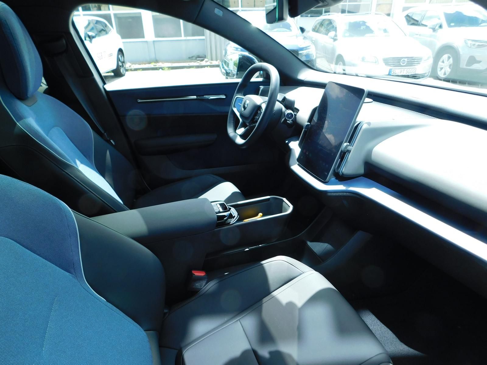 Fahrzeugabbildung Volvo EX30 Single Motor Extended Range Ultra