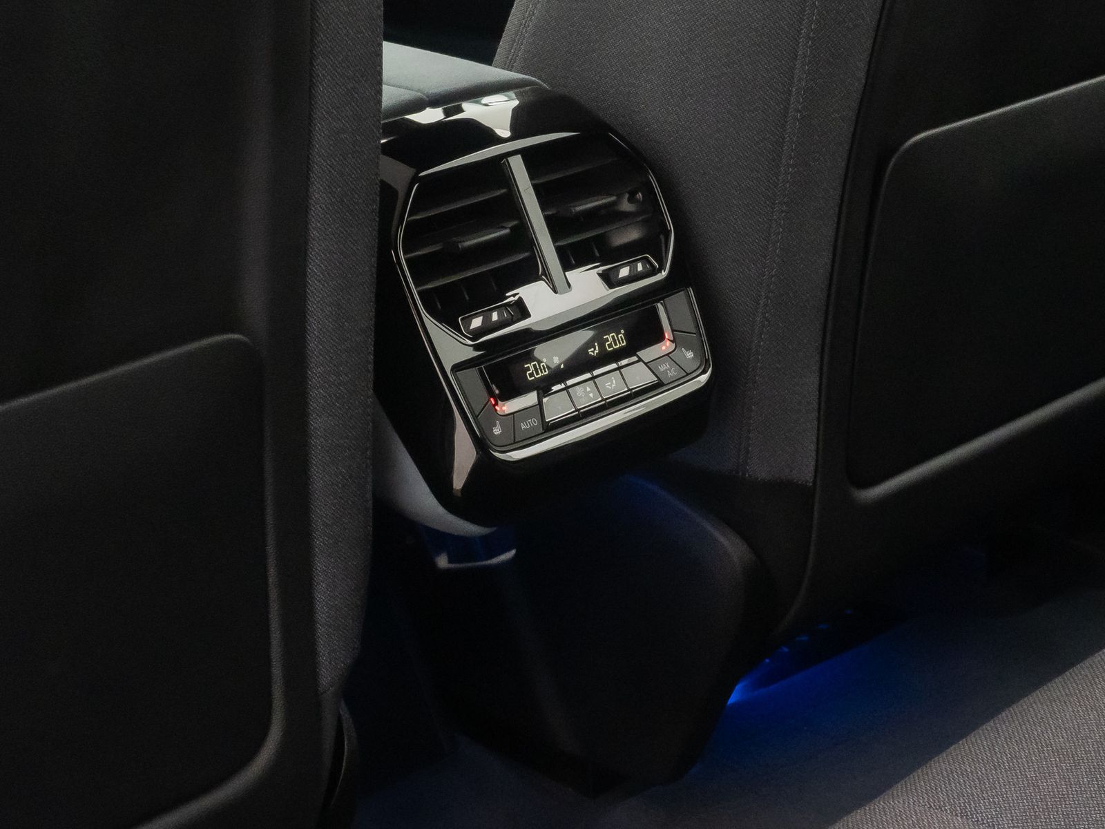 Fahrzeugabbildung BMW iX xD40 Sport AHK SkyLounge 360° DAB H/K 22Zoll
