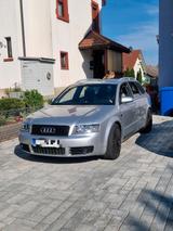 Audi S4 B6 4.2L V8 - Audi S4 mit Benzin-Antrieb: Kombi, 4.2