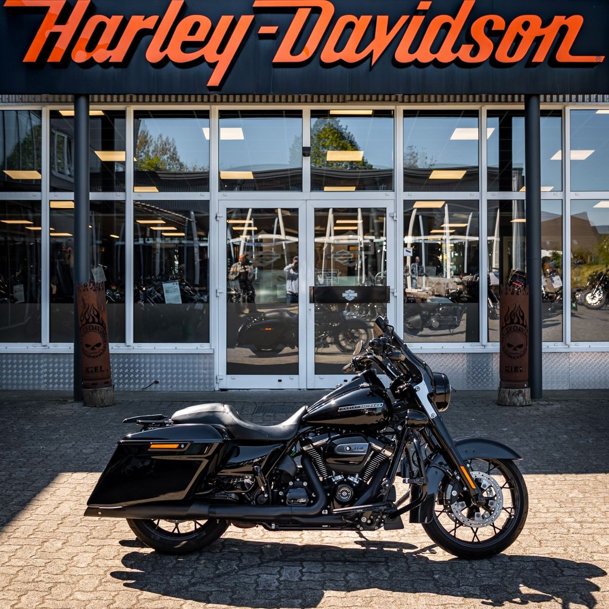 Fahrzeugabbildung Harley-Davidson ROAD KING SPECIAL 114 FLHRXS -Screamin Eagle