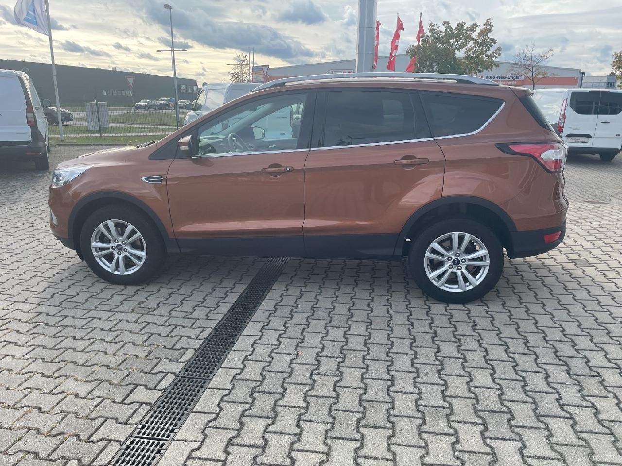 Fahrzeugabbildung Ford Kuga Winterpaket, Navi, Klimaautom.