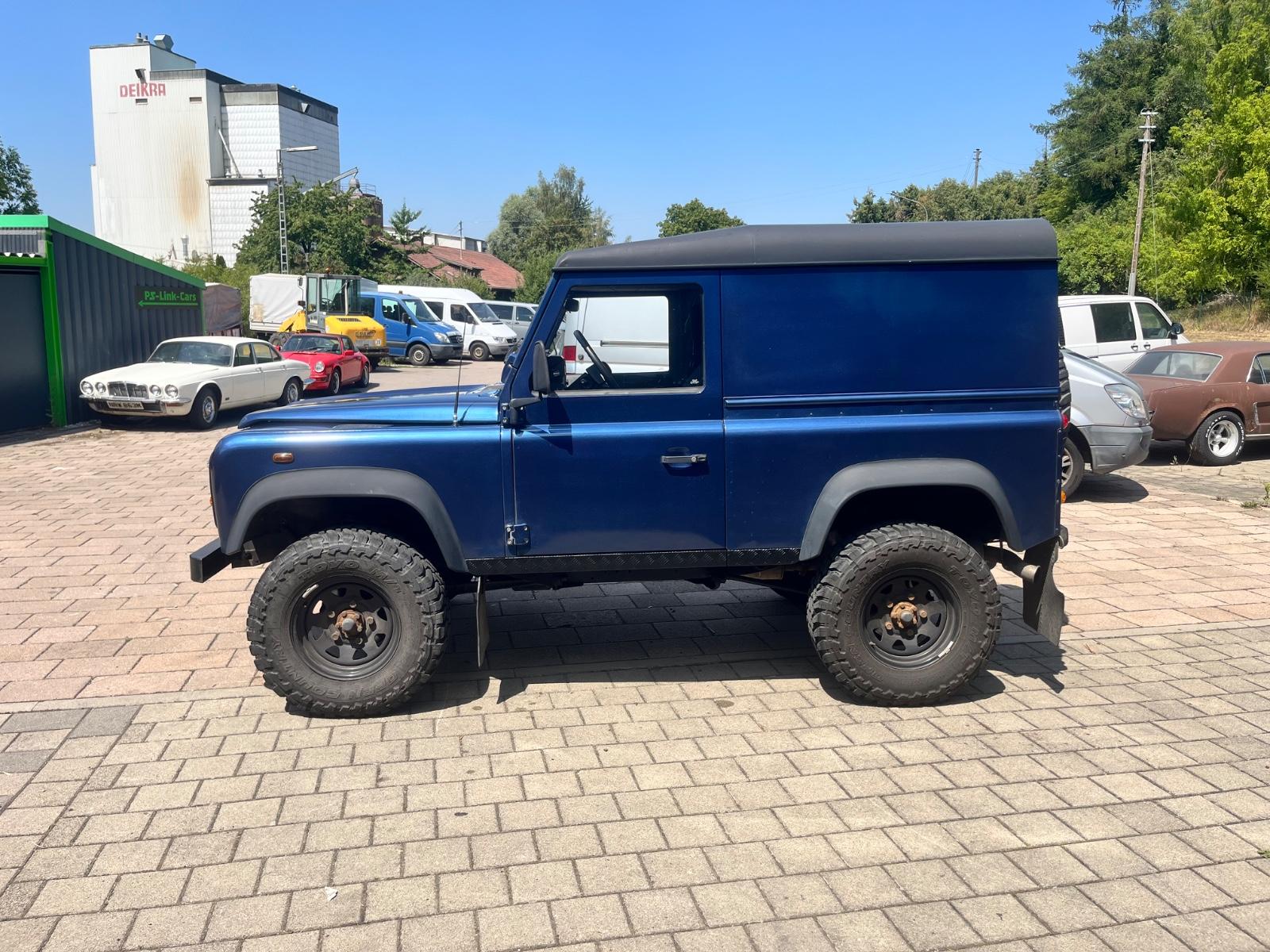 Land Rover Defender 2.5 TD5 90 E 122ch - Empattement court - CT récent - Carnet entretien - Attelage