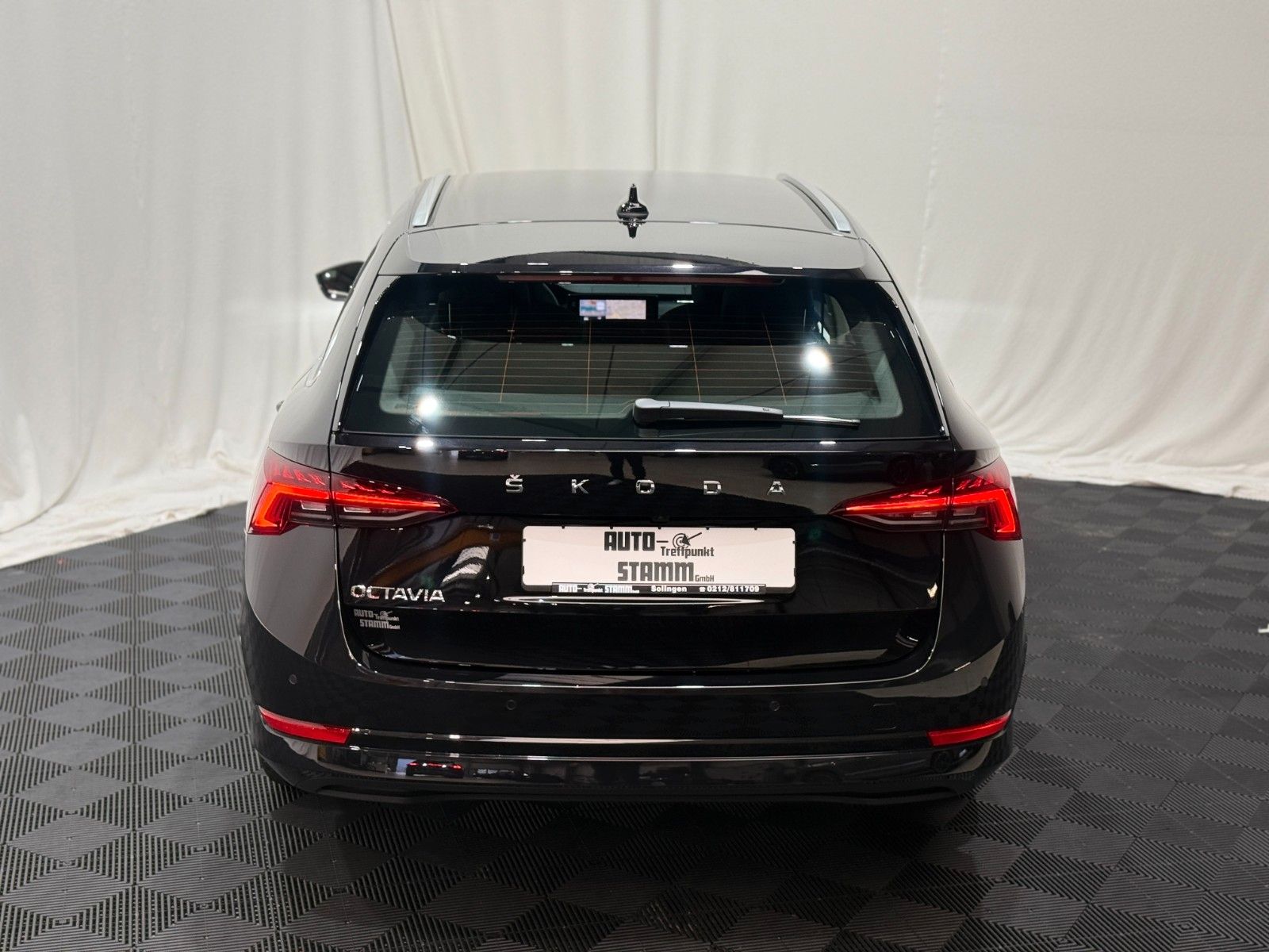 Fahrzeugabbildung SKODA Octavia Combi Style 2.0 TDI DSG