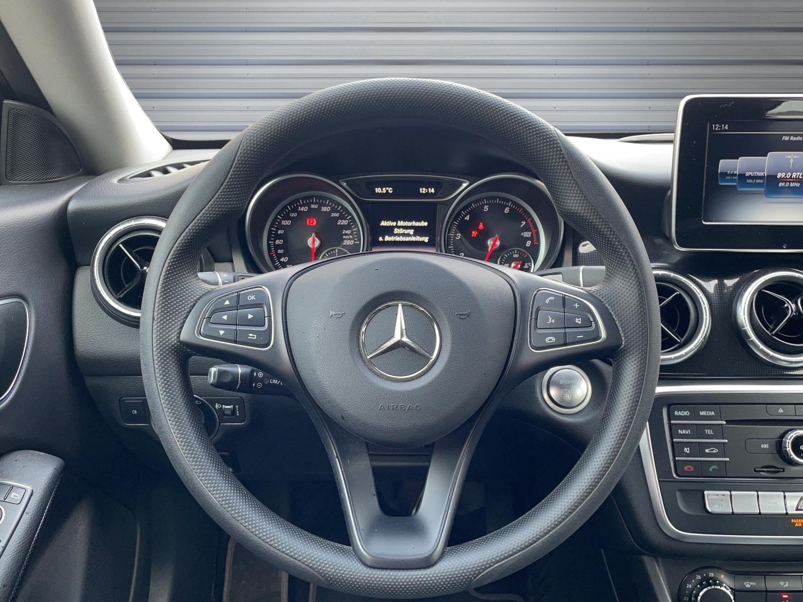 Mercedes-Benz CLA 220 Shooting Brake ALLRAD*Navi*1.Hand*