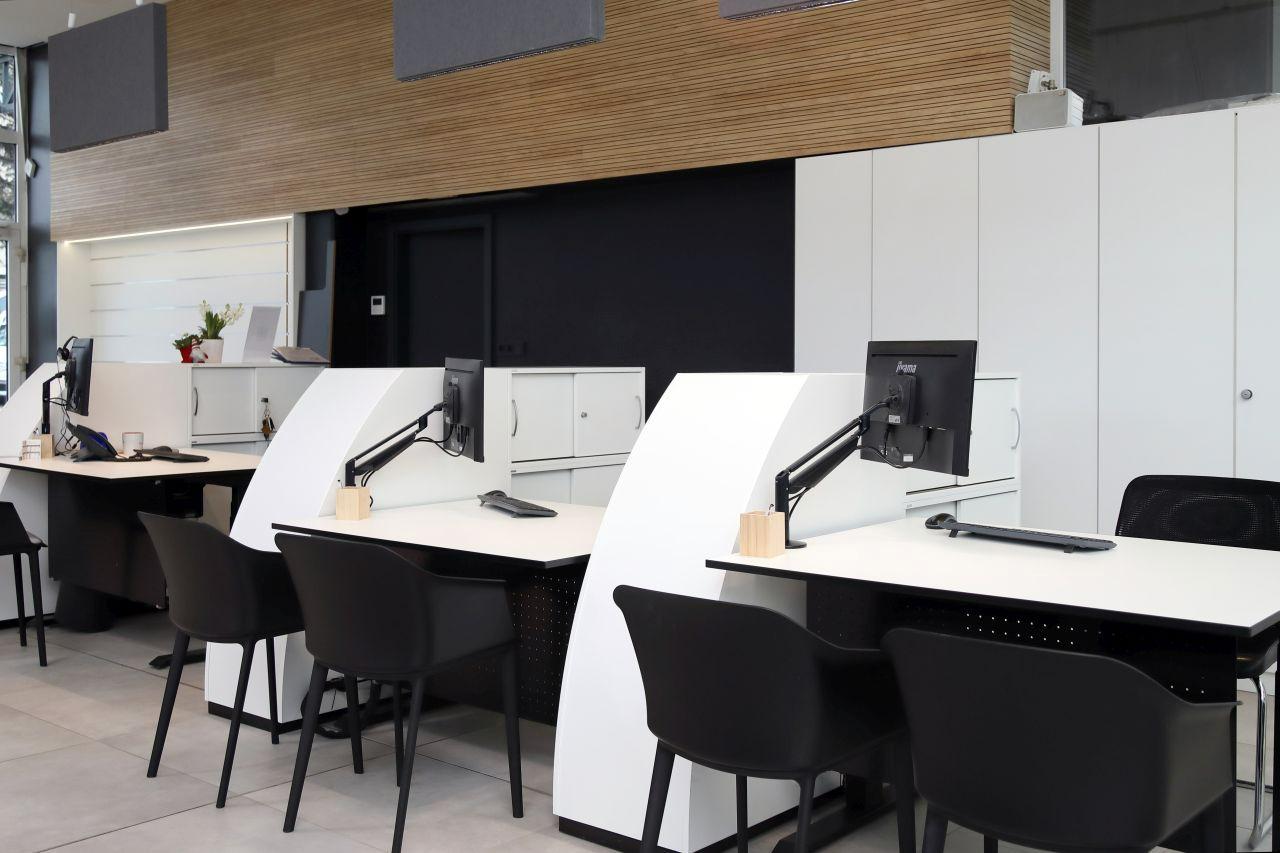 showroom-image-top