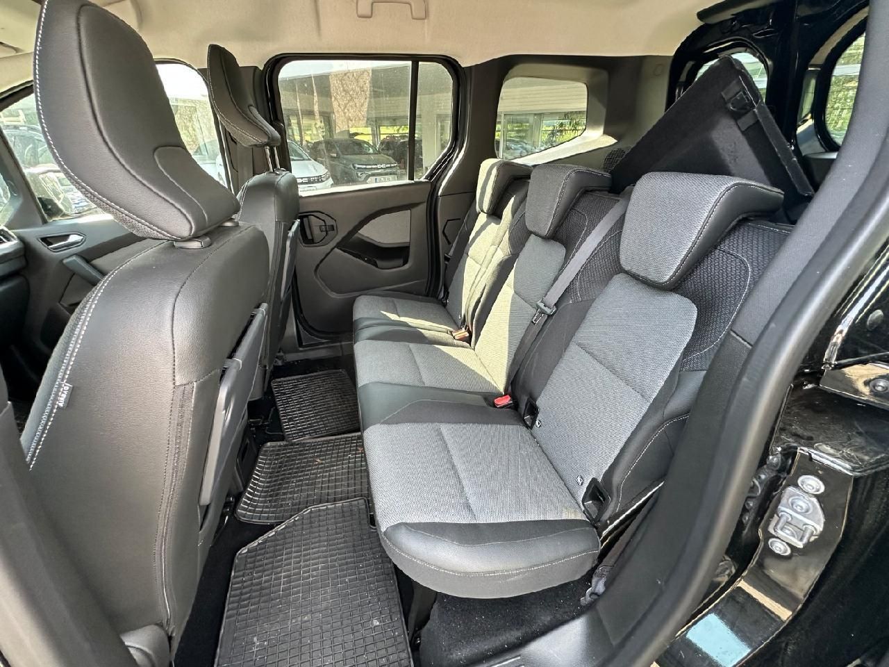 Fahrzeugabbildung Renault Kangoo Techno TCe 130