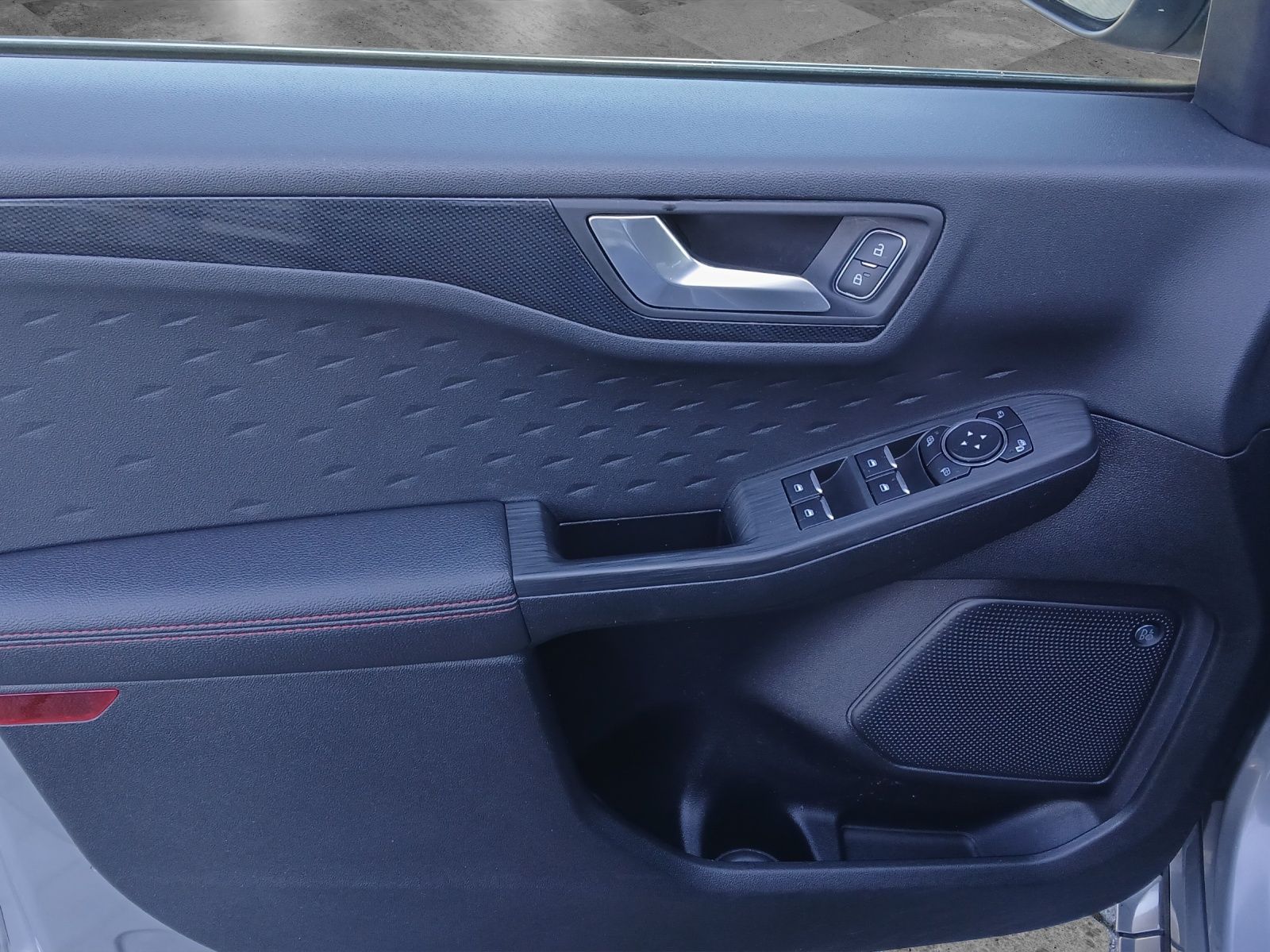 Fahrzeugabbildung Ford Kuga 2.0 EcoBlue Hybrid ST-Line X LED AHK Navi H
