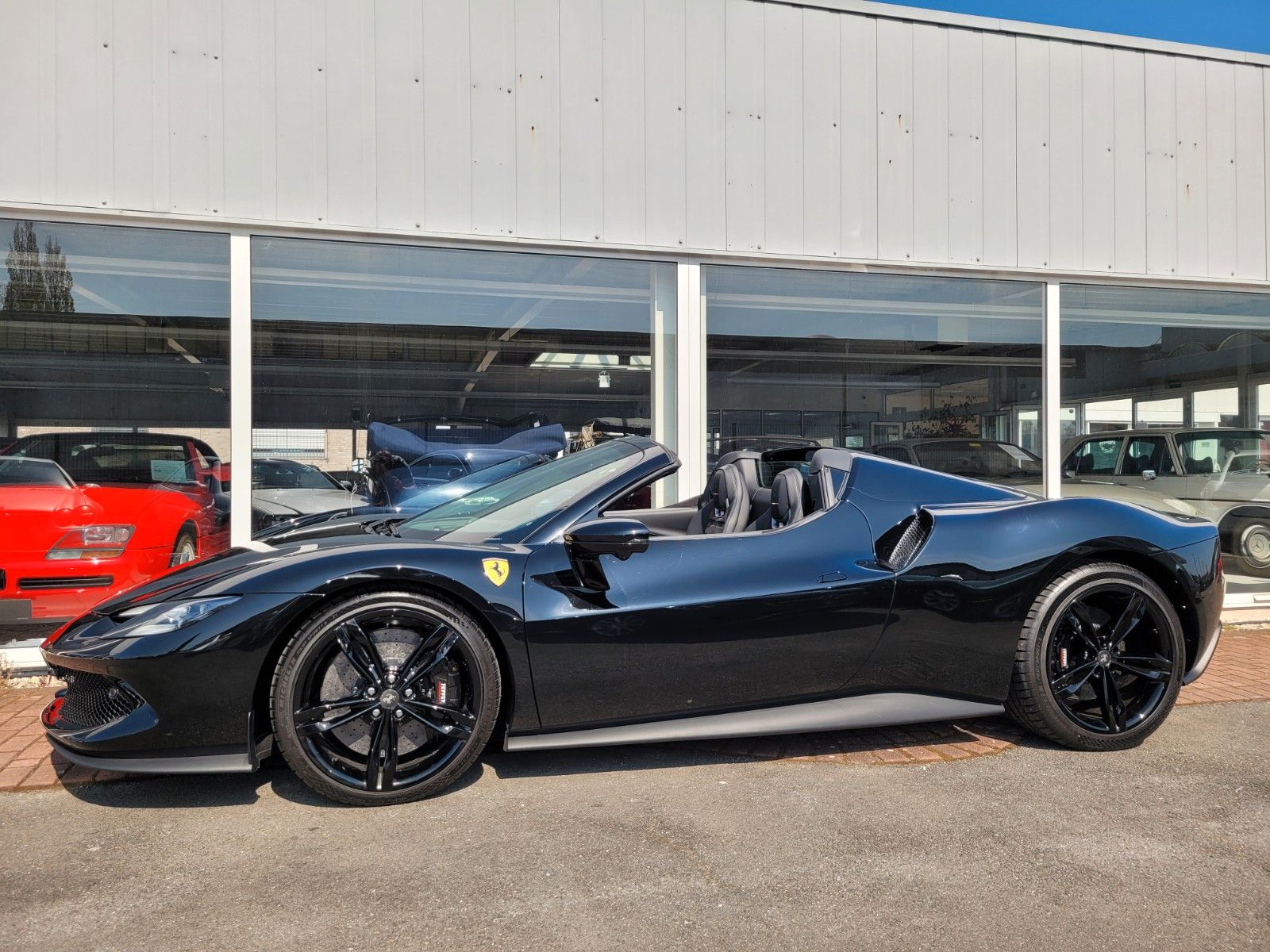 Fahrzeugabbildung Ferrari 296 GTS/All Black/Lift/Daytona/HiFi