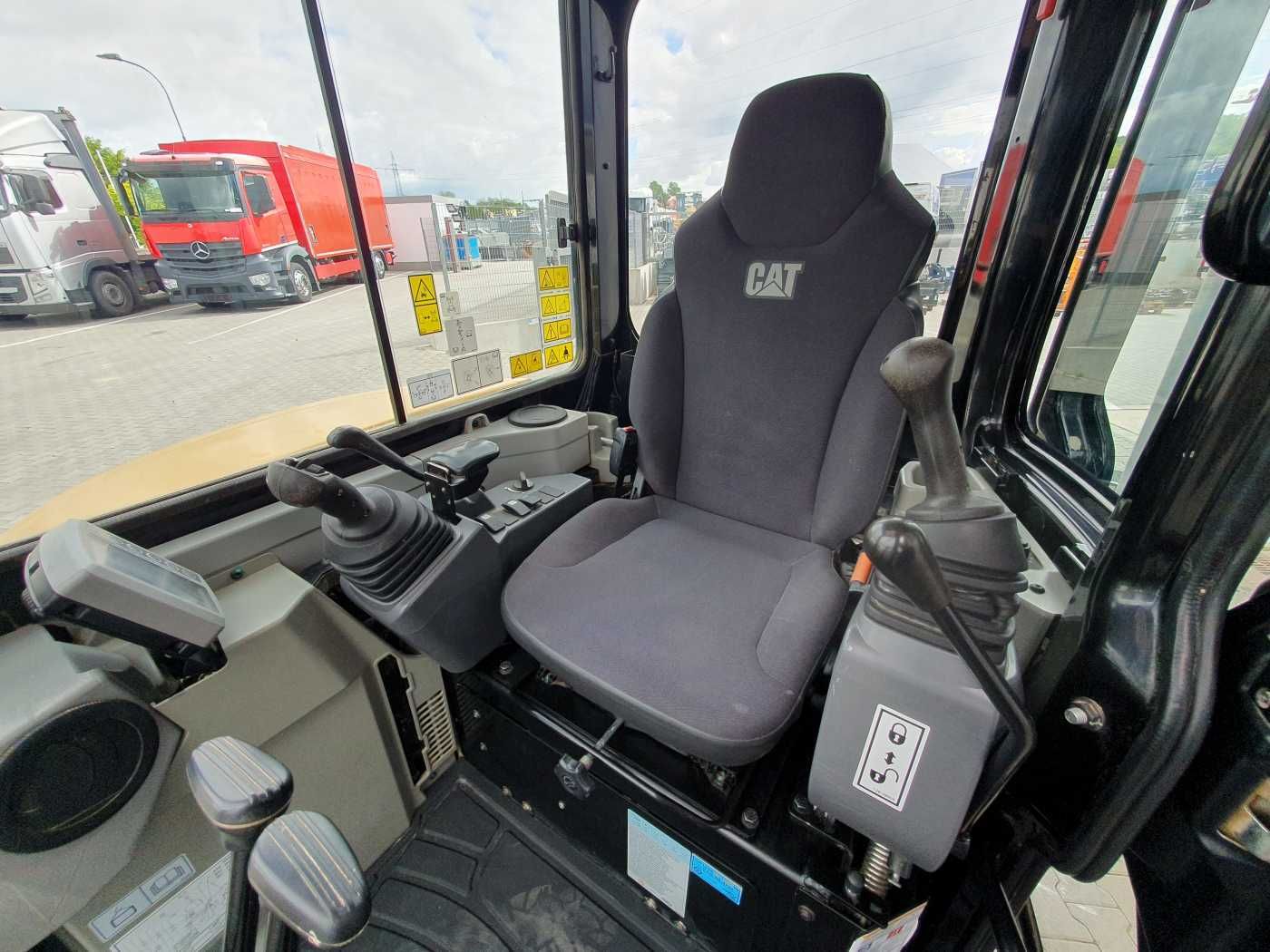 Fahrzeugabbildung CAT 303.5E2CR / nur 2.107h! / 1x Tieflöffel / 2021