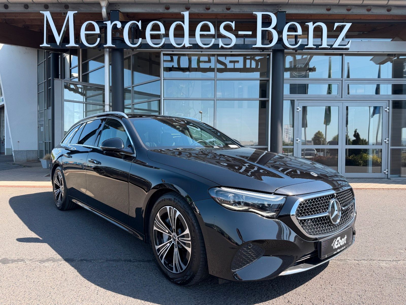 Fahrzeugabbildung Mercedes-Benz E 450d 4M T Avantgarde+Pano+AHK+Distr+Memory