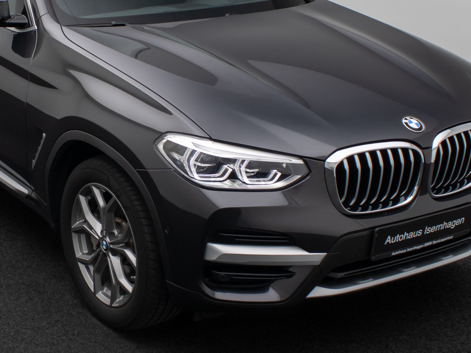 Fahrzeugabbildung BMW X3 xD30e xLine HUD DAB Kamera Alarm HiFi 19Zoll