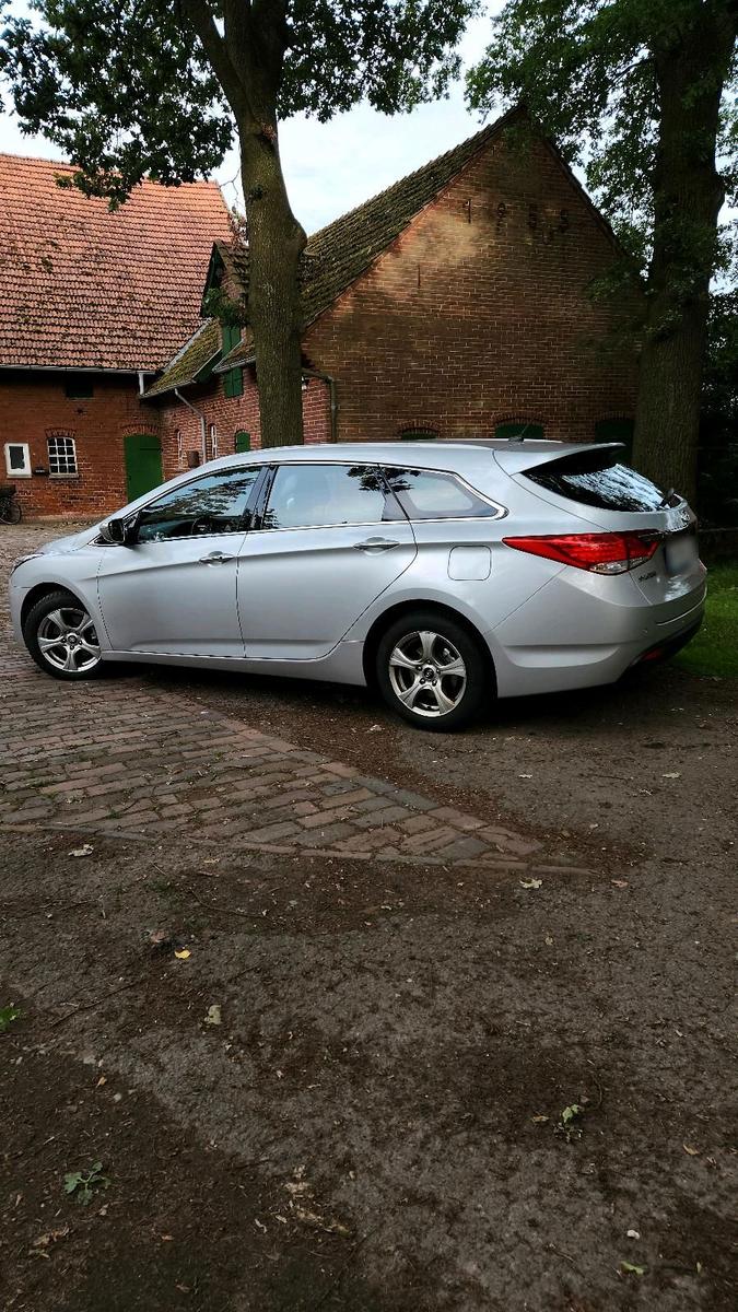 Hyundai i40 2013 — engine 116 HP (85kW)
