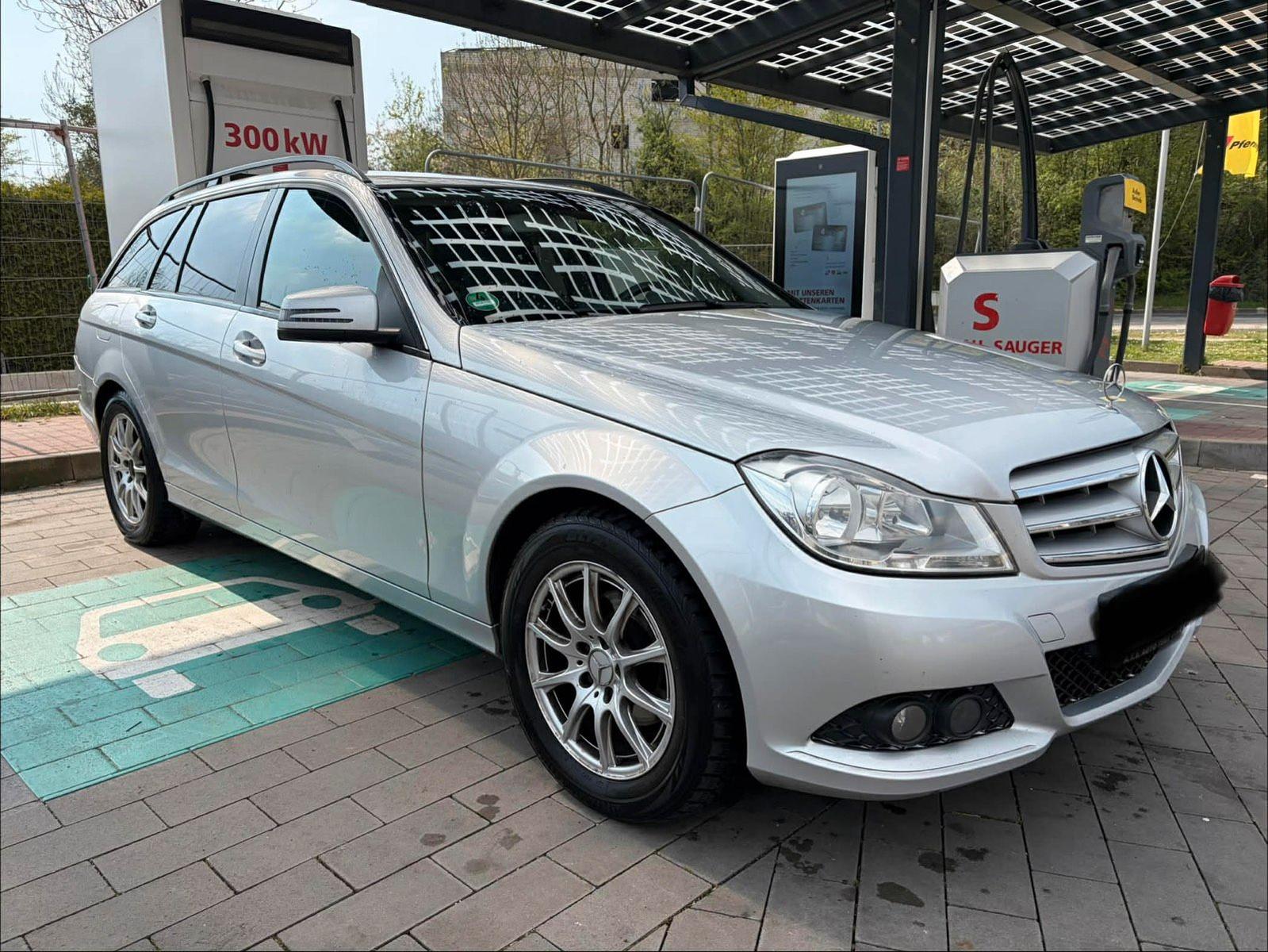 Mercedes-Benz C200 2012 — engine 136 HP (100kW)
