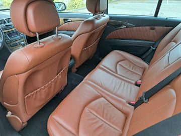Mercedes E 280 - 12