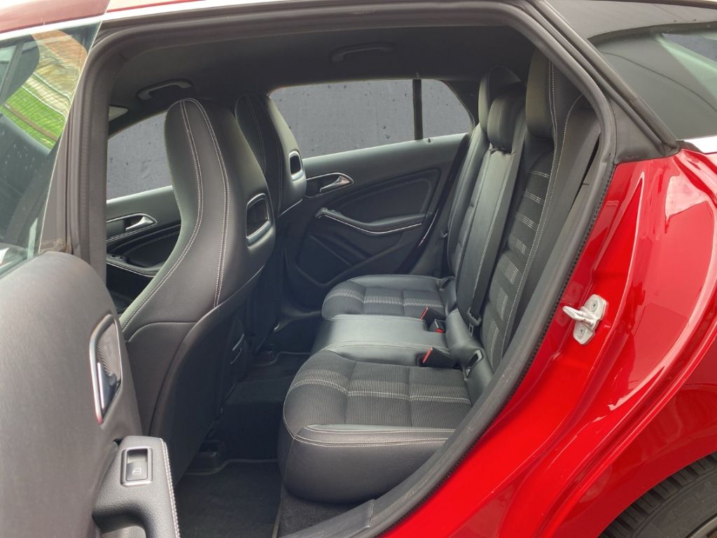 Fahrzeugabbildung Mercedes-Benz CLA 200 Shooting Brake Urban AHK Navi SHZ elektr