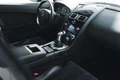 Fahrzeugabbildung Aston Martin V12 Vantage Carbon Black Edition *MwSt / Manual*