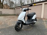 Piaggio ZIP 50 4T  - PIAGGIO ZIP 50 4T