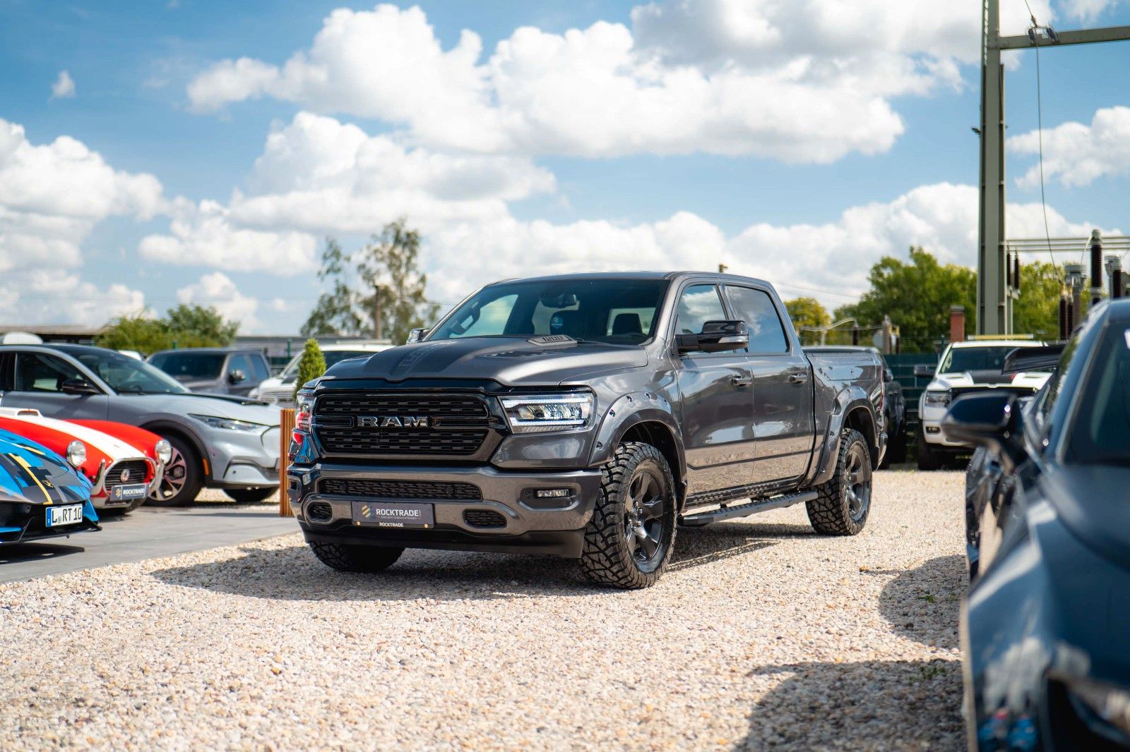 Fahrzeugabbildung Dodge RAM 5.7 V8 HEMI 4x4 NIGHT LARAMIE *RAM BOX*LED*