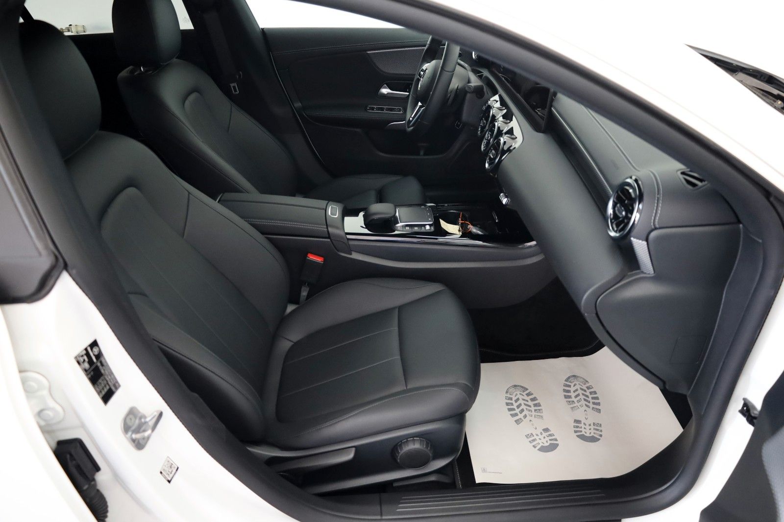 Fahrzeugabbildung Mercedes-Benz CLA 200d SB, Leder,Navi,LED,SH,Kamera,AHK SR+WR