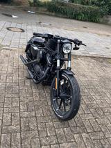 Harley-Davidson Sportster Iron 883 - HARLEY-DAVIDSON IRON 883