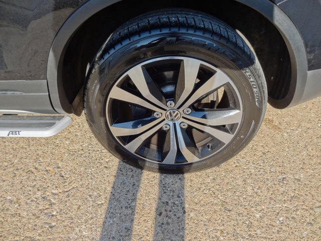 Fahrzeugabbildung Volkswagen Touareg V6 TDI/Xenon/Leder/Kam/Luft/2.Hd/AHK/Nav