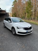 Skoda Octavia 1.6 TDI Combi Active - Skoda Octavia Active mit Diesel-Antrieb