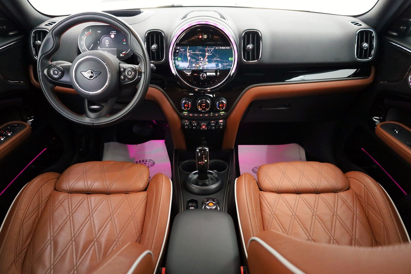 Fahrzeugabbildung MINI Countryman Cooper SD Leder,Navi,LED,Panorama,Kam