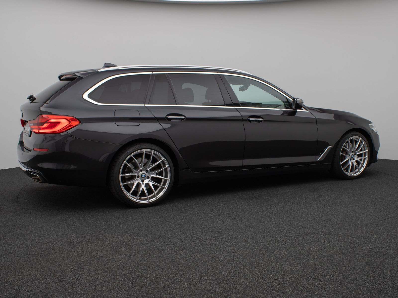 Fahrzeugabbildung BMW 540i xD Luxury Line Panorama Kamera HUD DAB H/K