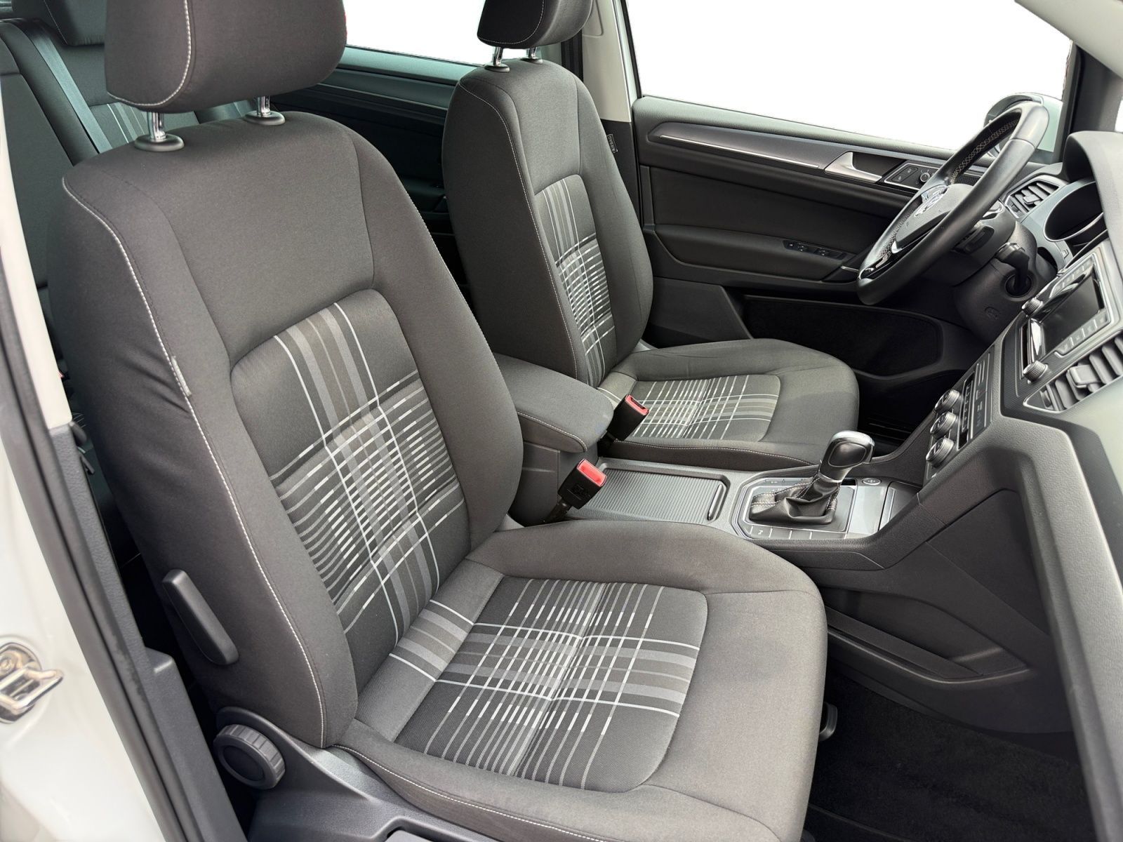 Fahrzeugabbildung Volkswagen Golf Sportsvan Golf VII Sportsvan 1.4 TSI BMT Lo