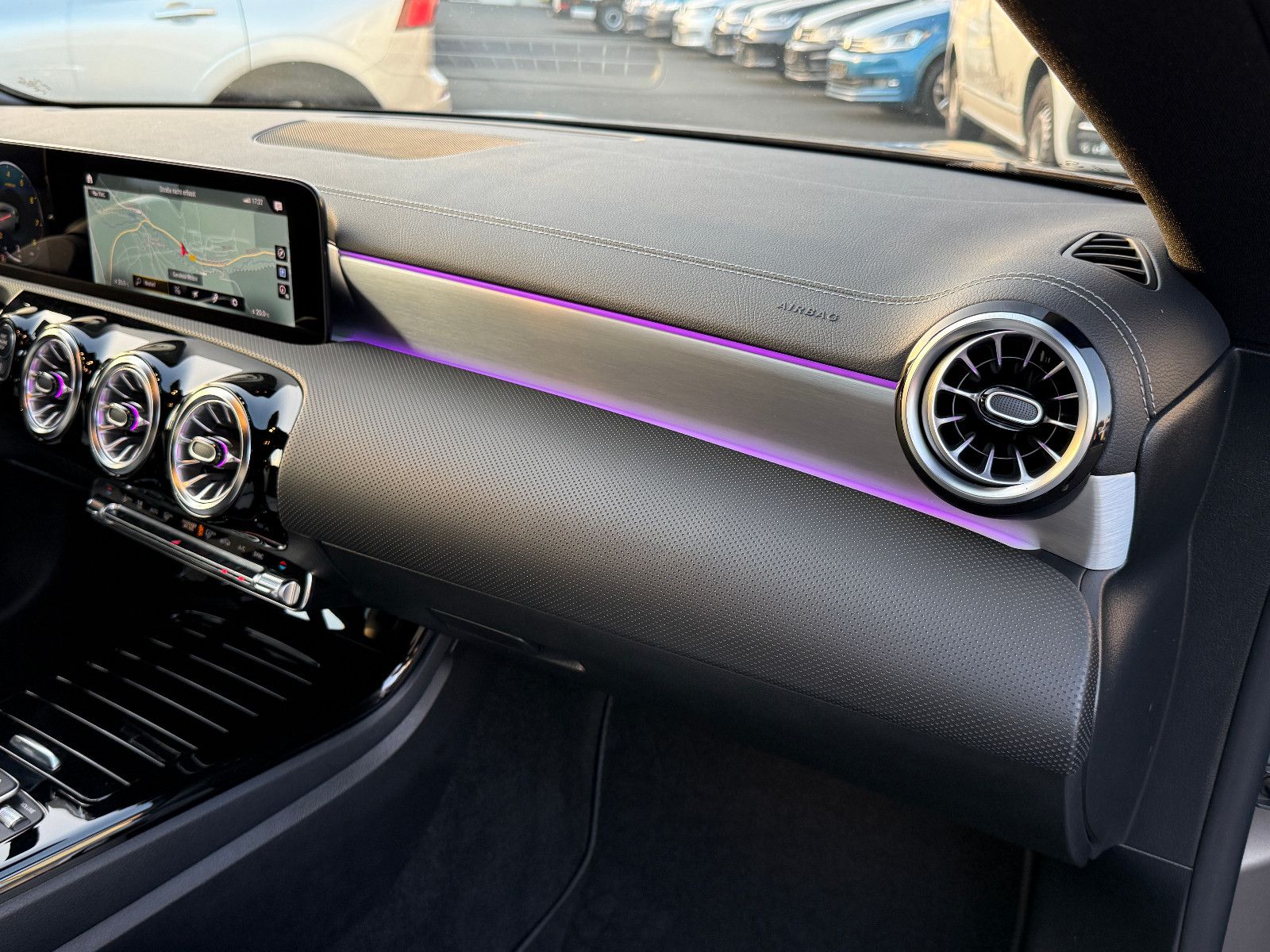 Fahrzeugabbildung Mercedes-Benz CLA 250 SB AMG-Line ACC Leder LED Memory Kamera