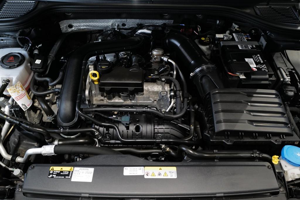 Volkswagen Golf VIII 1.0eTSI DSG Life StdHz Navi ACC Led, миниатюра 23