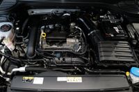Volkswagen Golf VIII 1.0eTSI DSG Life StdHz Navi ACC Led