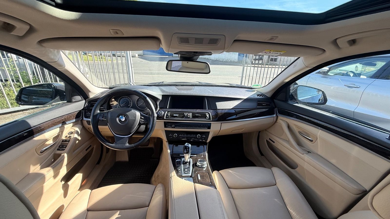 Fahrzeugabbildung BMW Luxury Touring 530 d xDrive