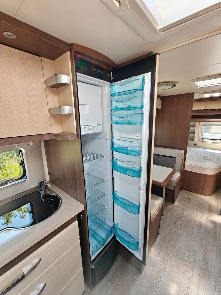 Fahrzeugabbildung Hobby Prestige 720 UKFe - Mover XT4, Isabella Vorzelt