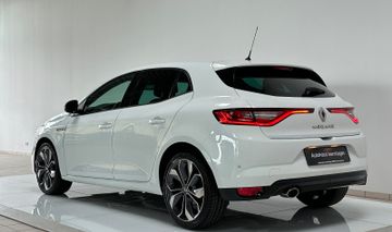 Fahrzeugabbildung Renault Megane IV Lim.BOSE-Edition Massag Kam Navi Touch