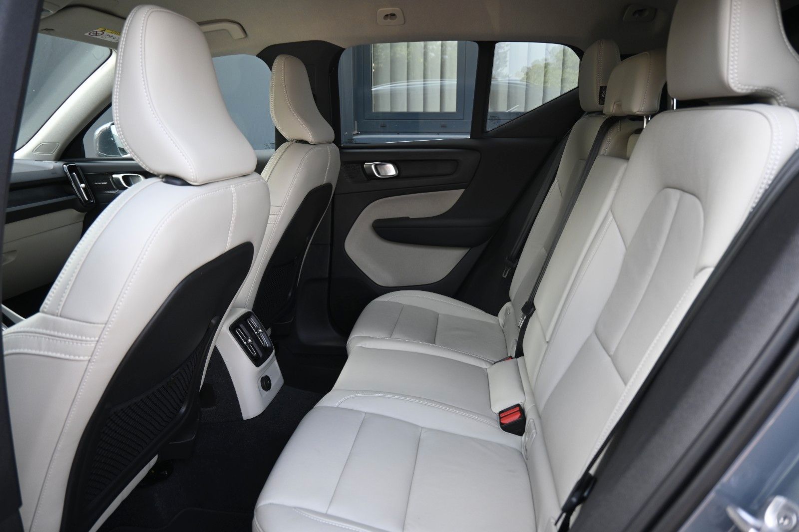 Fahrzeugabbildung Volvo XC40 T5 Recharge Plug-In Hybrid Plus Bright