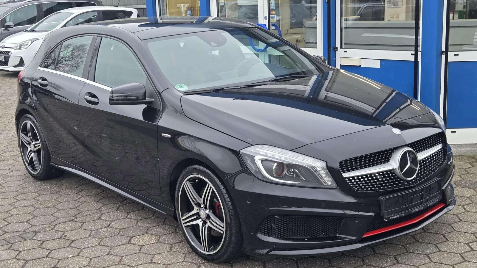 Mercedes-Benz A 250 A 250 Sport AUT Panorama DISTRONIC LEDER