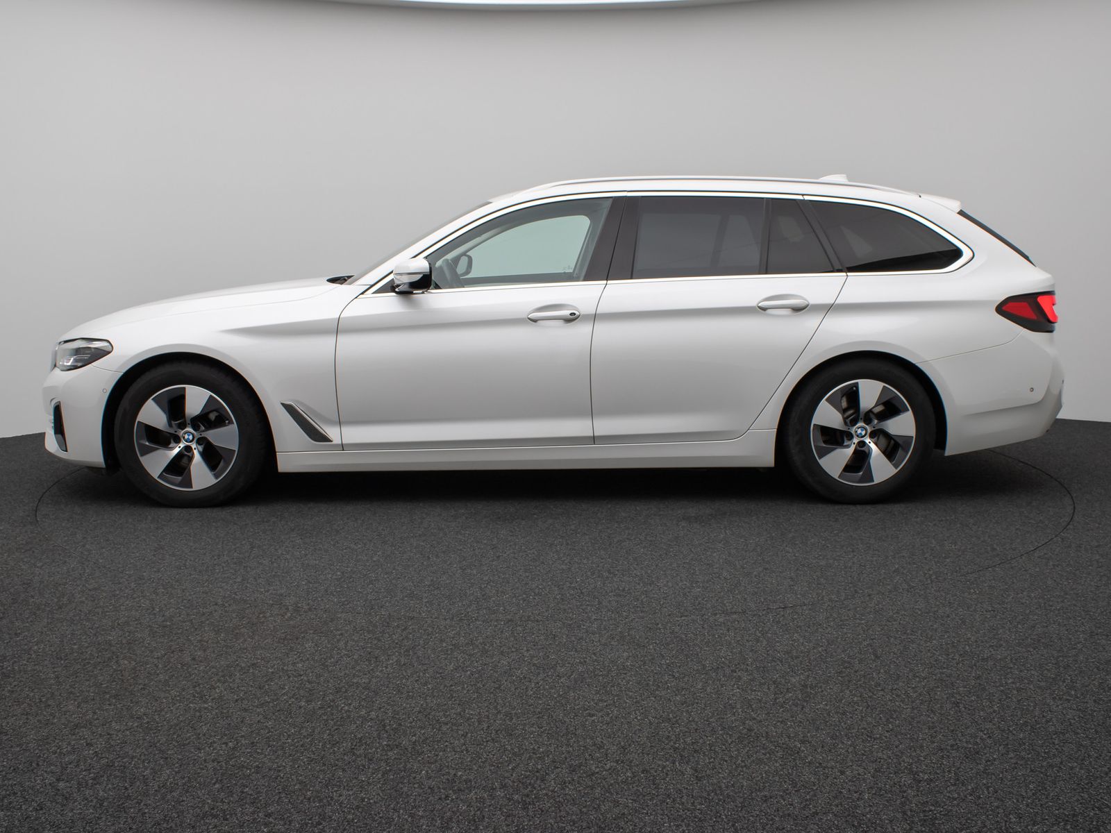 Fahrzeugabbildung BMW 520d Kamera DAB CockPitPlus Alarm Sport LED