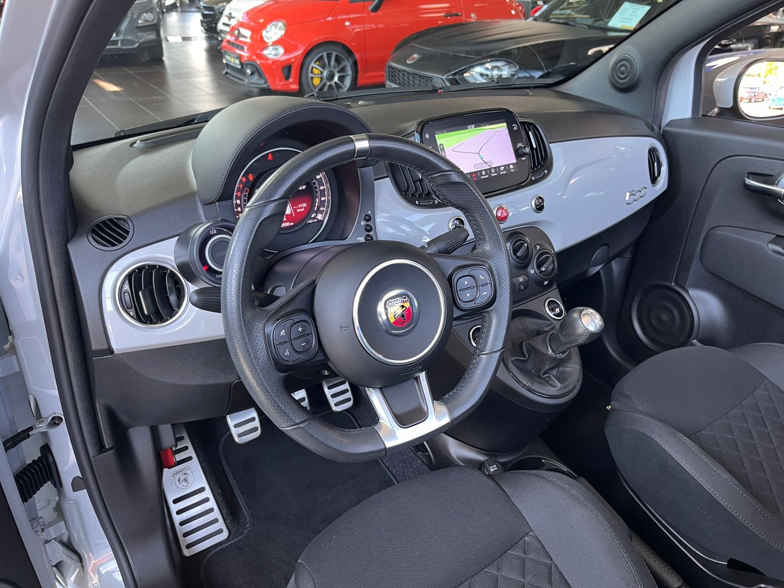 Fahrzeugabbildung Abarth 595C  1.4 T-Jet NAVI ALU
